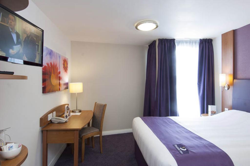 Premier Inn 坎伯利 客房 照片