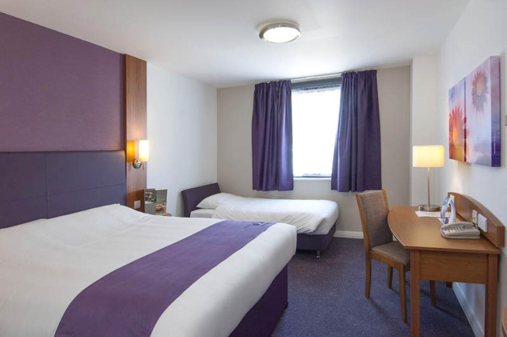 Premier Inn 坎伯利 客房 照片